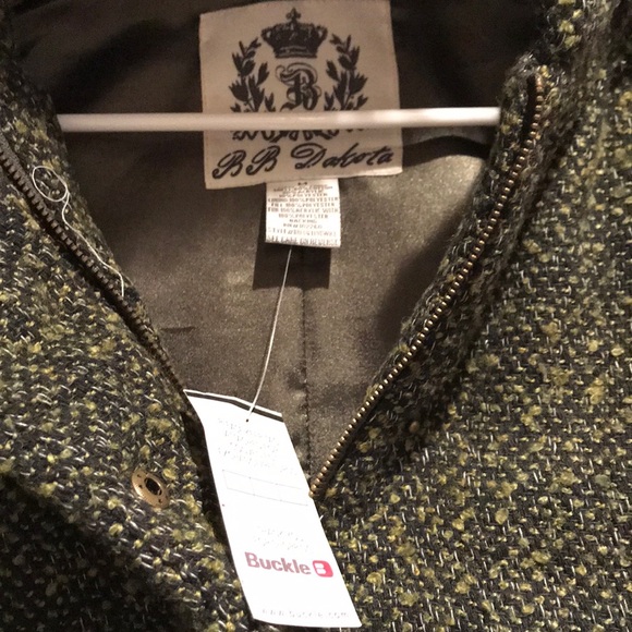 Buckle Faux Fur Hooded Tweed Vest NWT - Picture 3 of 8